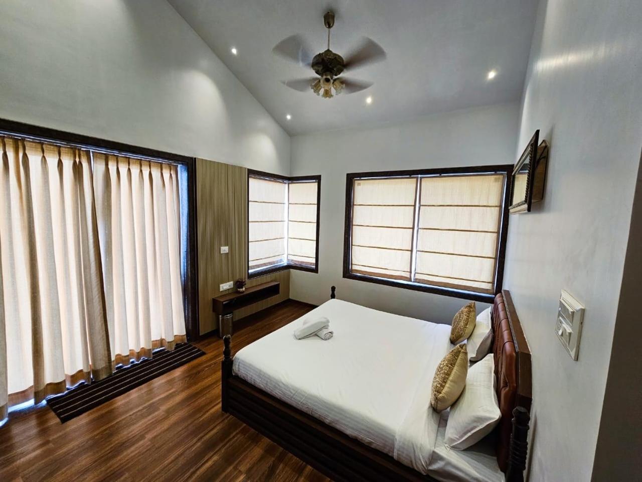 Premium Chalet Lonavala Extérieur photo