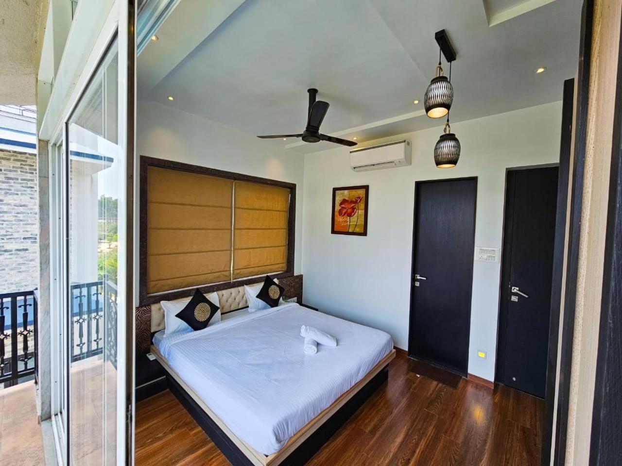Premium Chalet Lonavala Extérieur photo